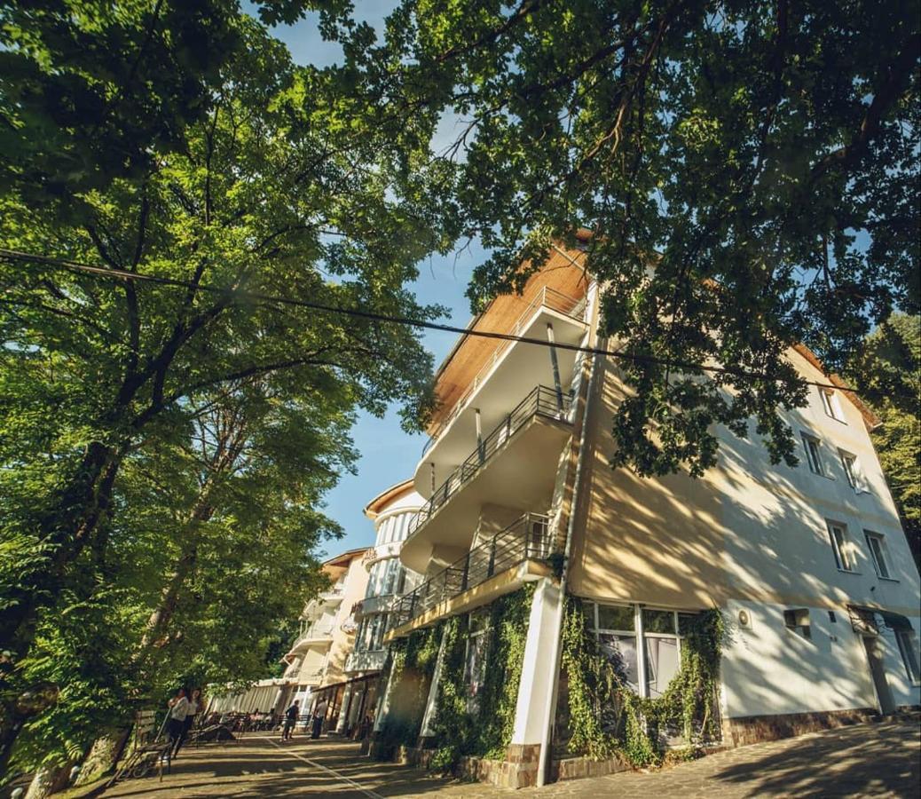 Готель Поляна Квеле Ngoại thất bức ảnh