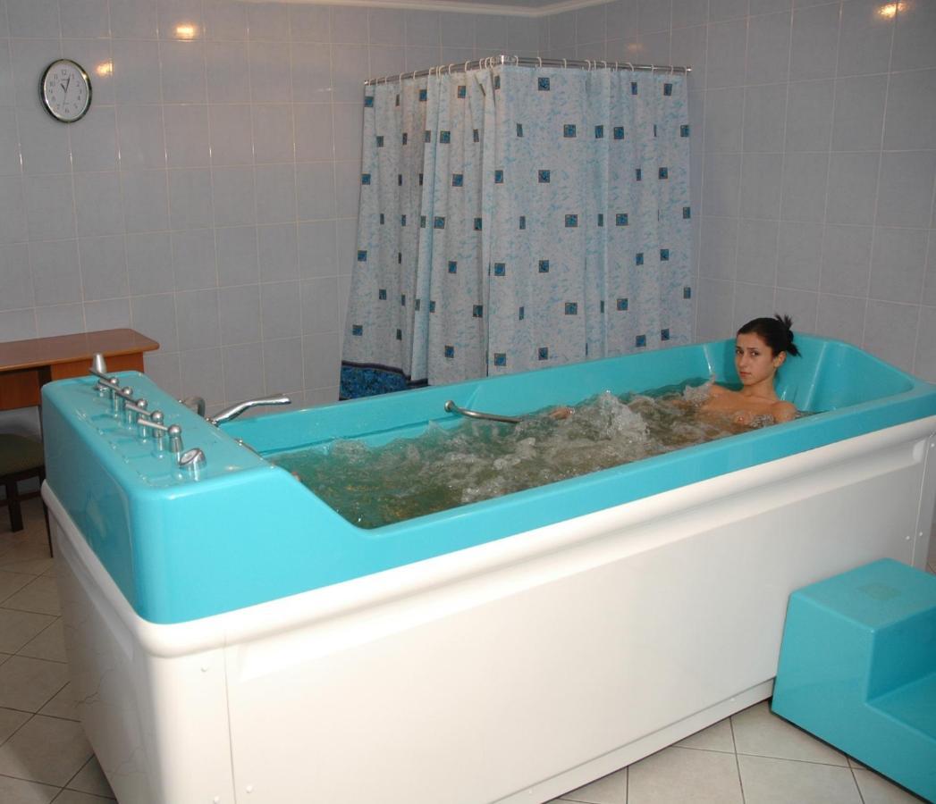 Готель Поляна Квеле Ngoại thất bức ảnh